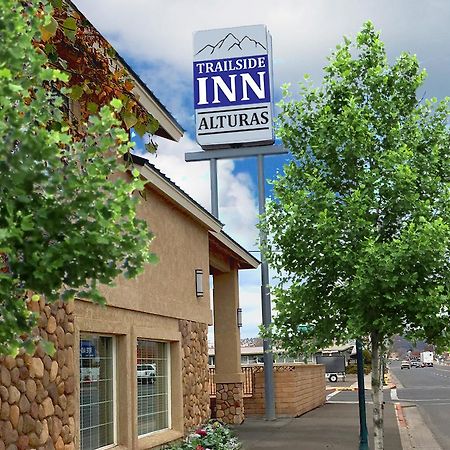 Trailside Inn Alturas Bagian luar foto