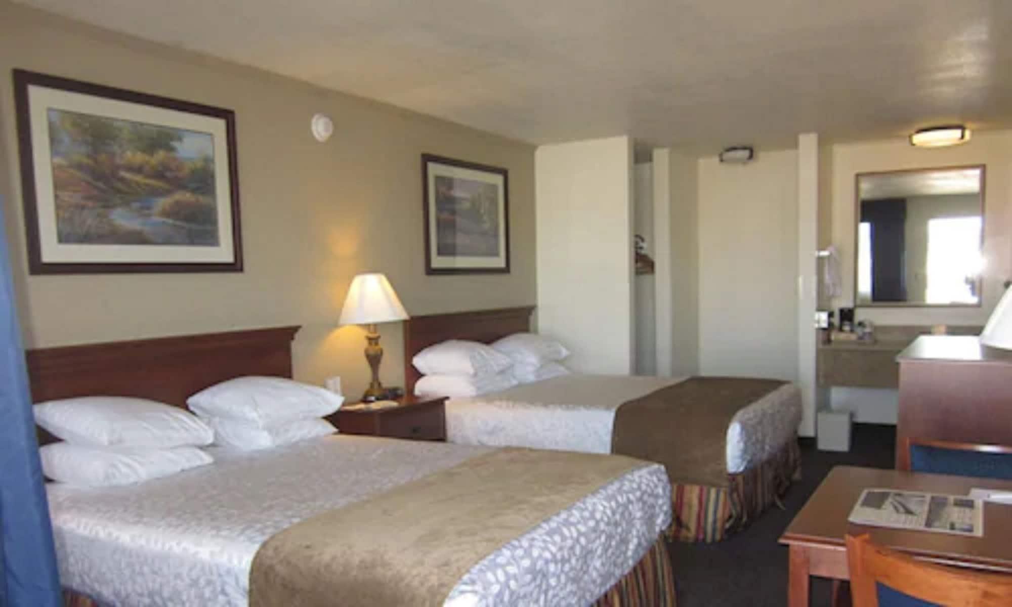 Trailside Inn Alturas Bagian luar foto